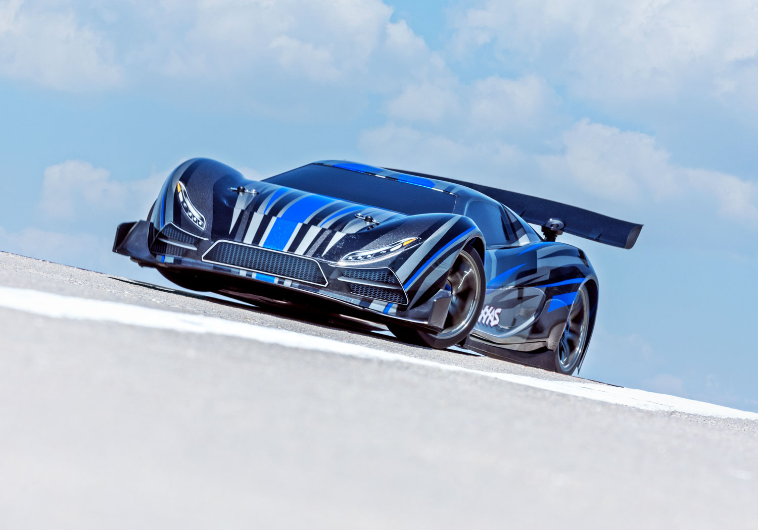 XO-1® 1/7 scale AWD Supercar